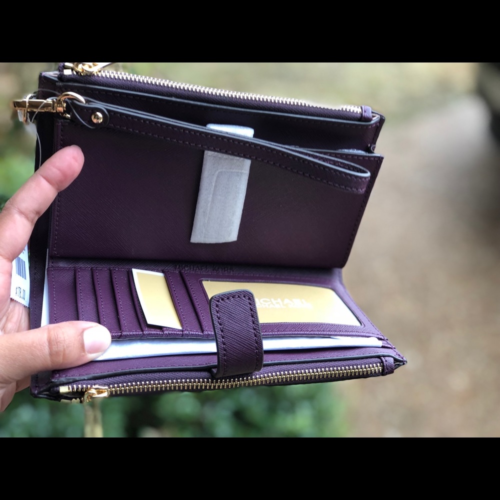 Michael kors floral wristlet/ phone case Damson - Picture 6 of 6